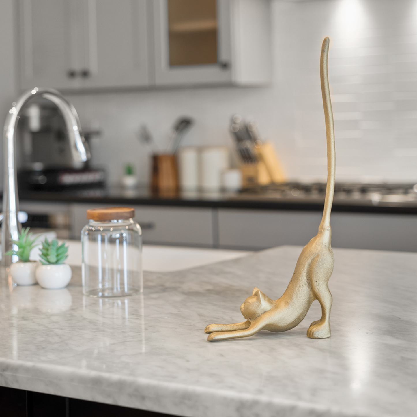 Gold Cat Paper Towel Holder, 18.5"